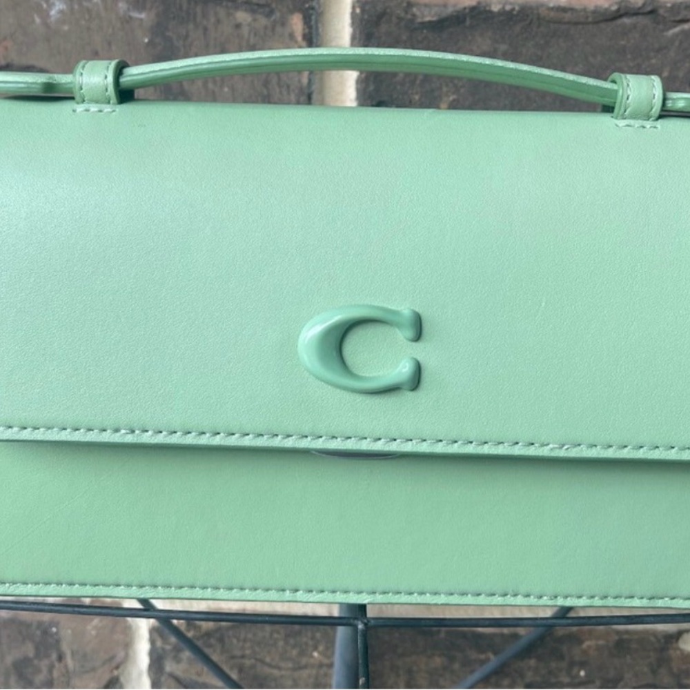 Coach Juno Crossbody in Glovetan leather and color Pale Pistacio - Picture 14 of 15